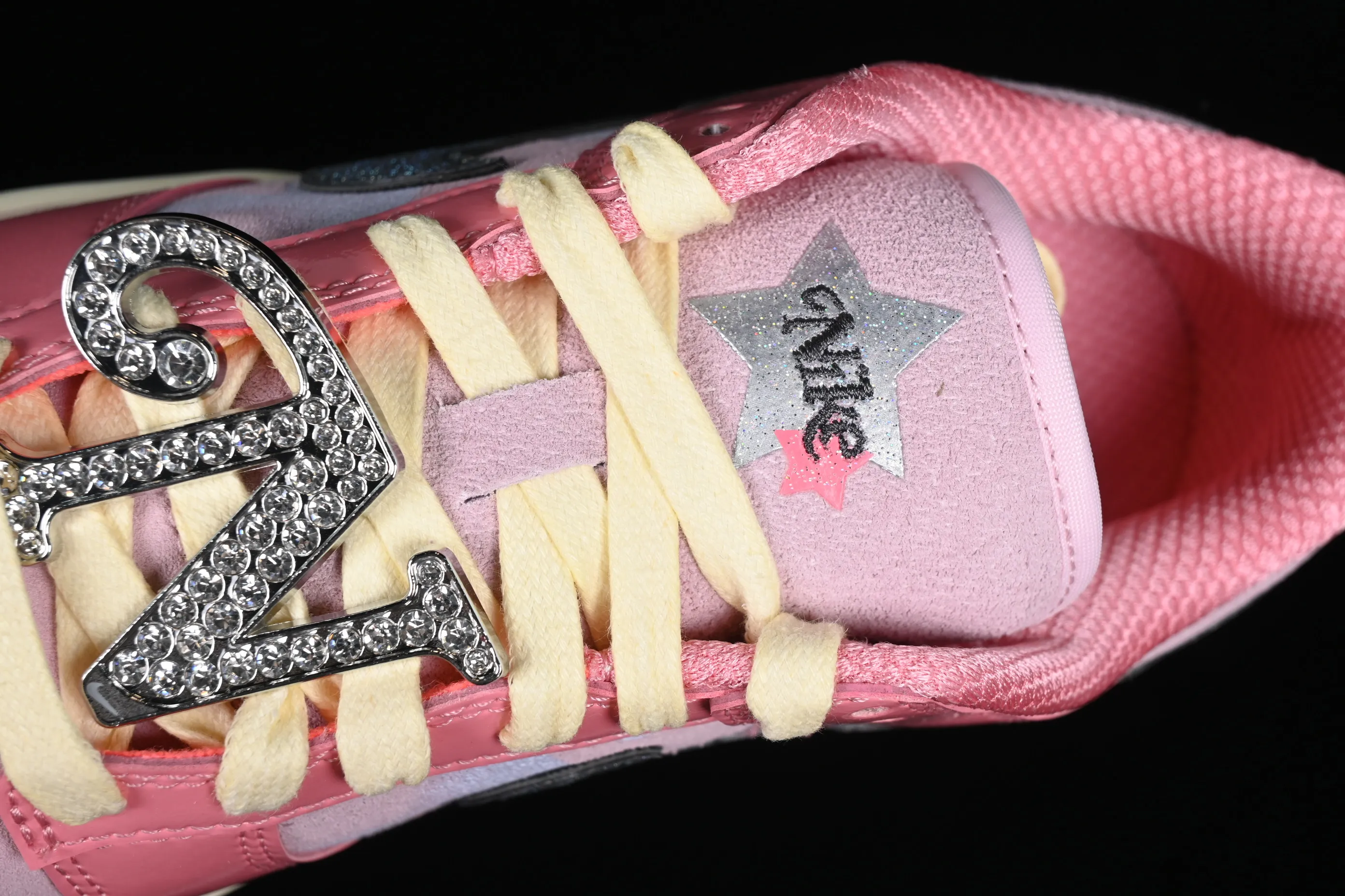 All categories Nk SB Dunk series Nk SB Dunk Low low-top sneakers M version pure original Nk Dunk Low "Barbie" Barbie SB low-top sports and leisure sneakers FN8927-621